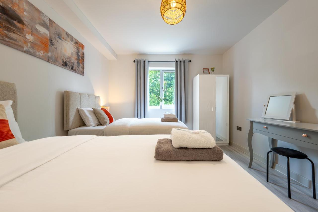 Ashview 6 - Heathrow - Windsor - Free Parking Apartment Staines-upon-Thames Ngoại thất bức ảnh
